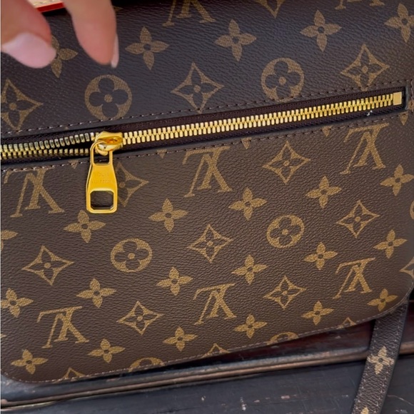 LOUIS VUITTON BAG CROSSOVER - Picture 9 of 11